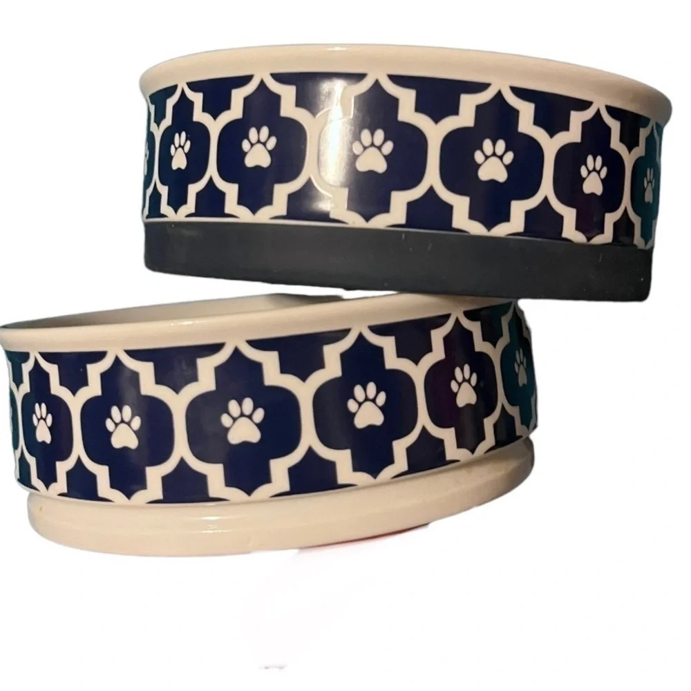 BONE Dry pet food/water bowls navy paw print exterior one gripper 5” dia 1.75”D